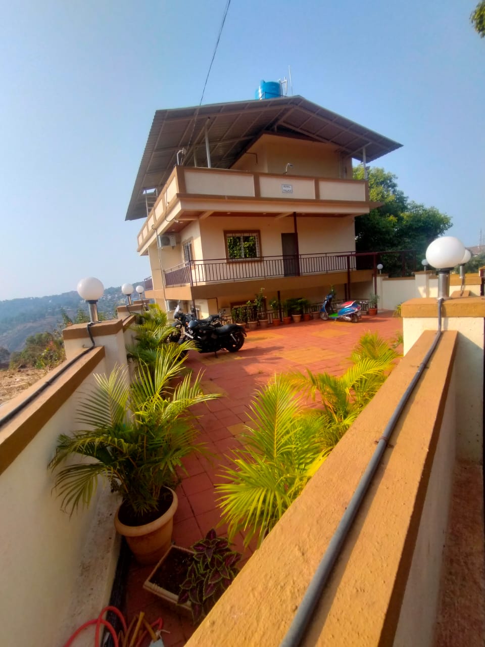 Villa Front